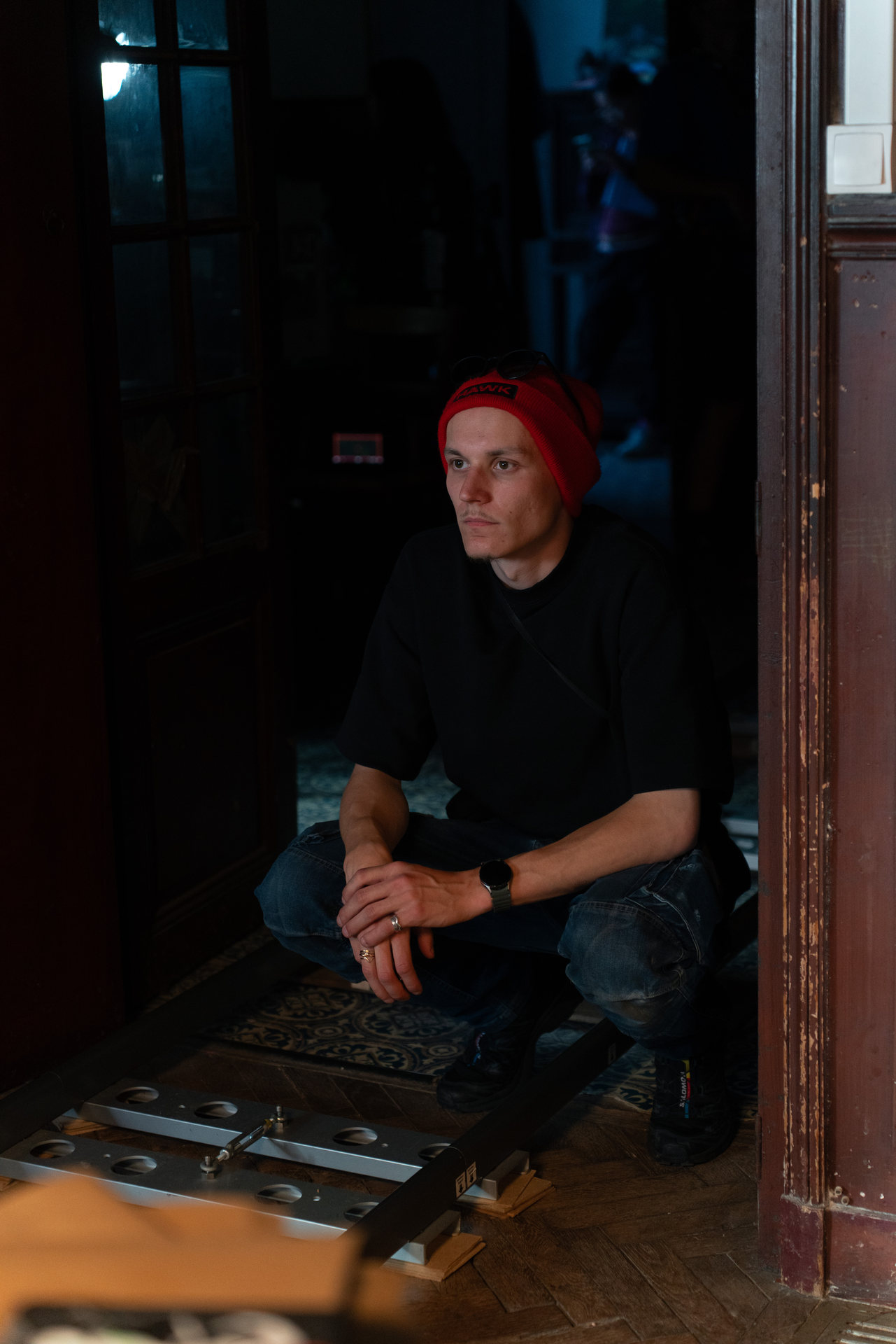 Max Decamps preparing a dolly move on set